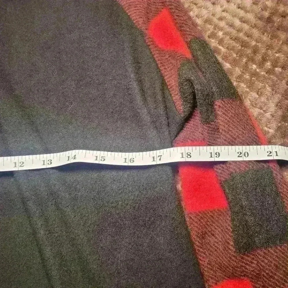 Perfect peach XL Black with red Checker sleeves. - Picture 7 of 10